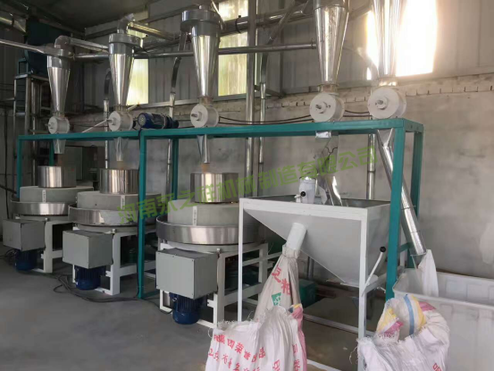 三台一组石磨制粉设备
